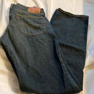 Levi’s 559 darkwash jeans size 32W 38L